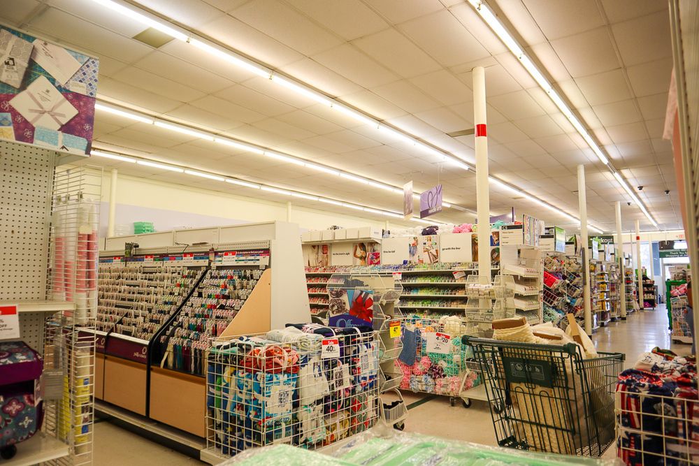 ±10,025 SF Endcap Suite in Sena Mall Shopping Center: 1111 Veterans Memorial Blvd, Metairie, LA 70005